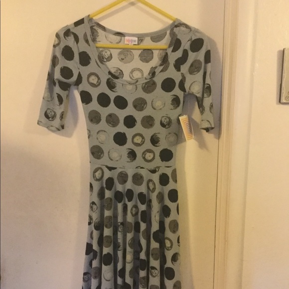 LuLaRoe Dresses & Skirts - Lularoe Nicole dress nwt